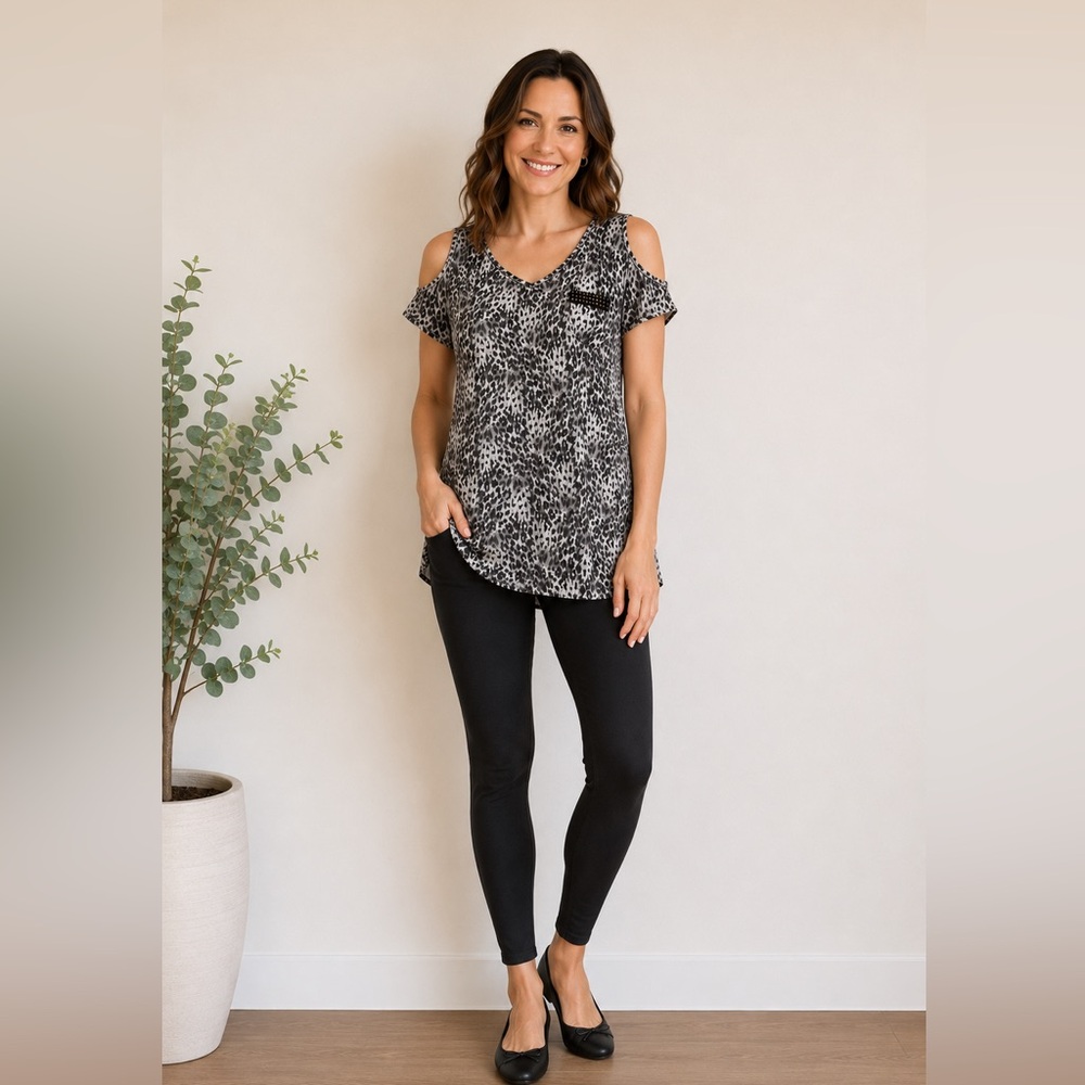 Love on a hanger cold shoulder leopard animal print to, black